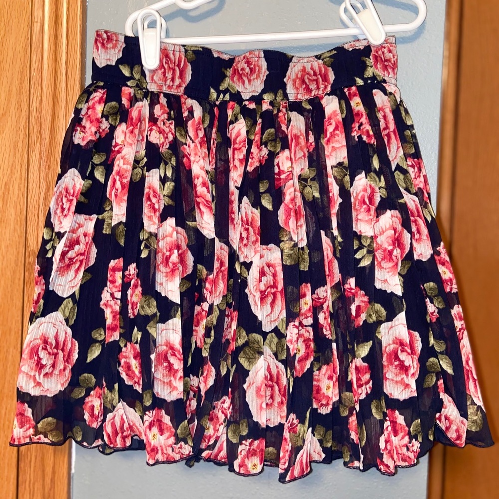 Forever 21 Floral Mini Skirt (S)